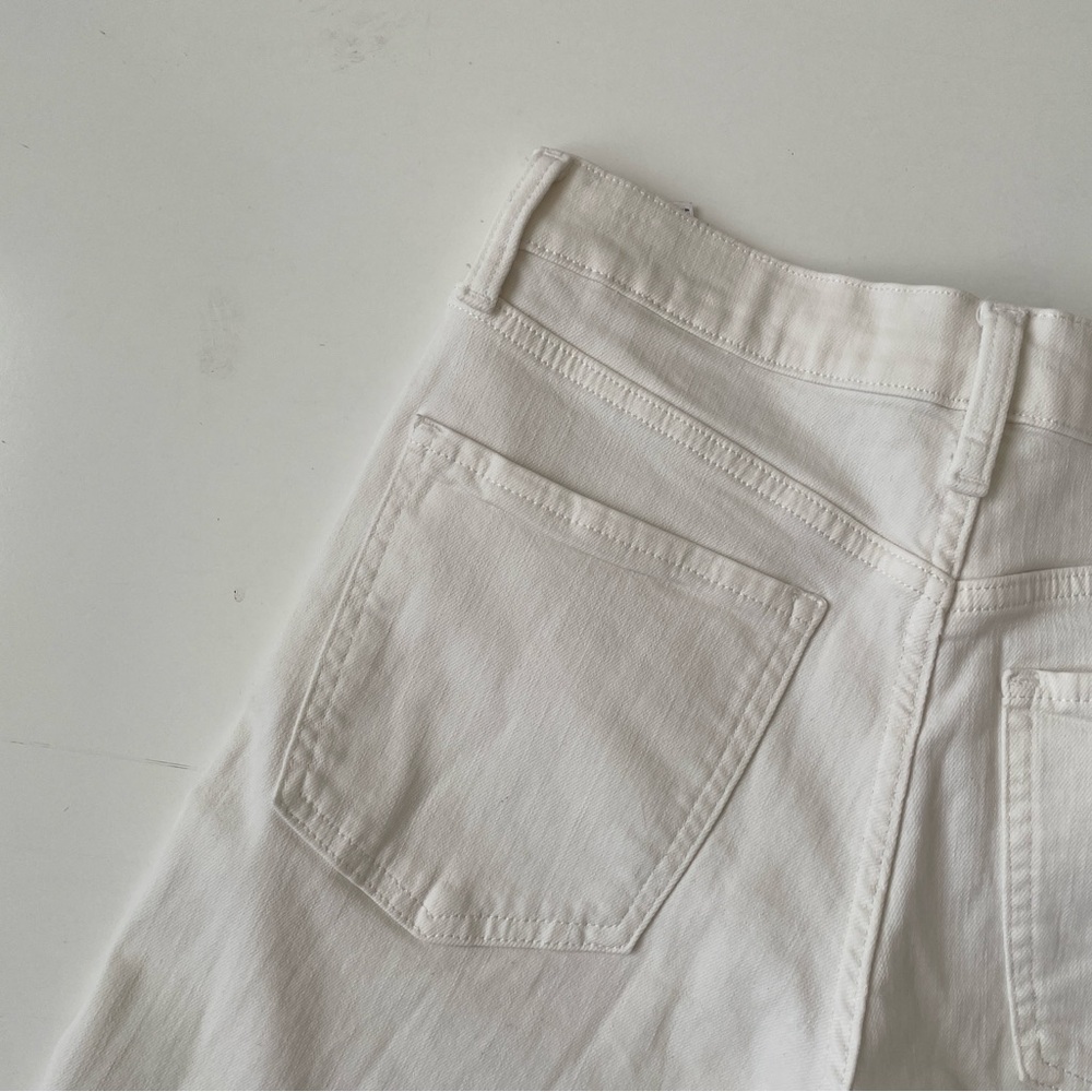 Banana Republic High Rise Wide Leg Cropped Jean in White, Size 28 / 6 - Picture 9 of 12